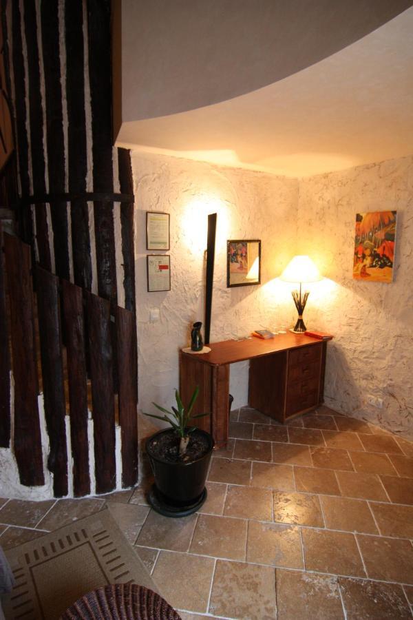 L'Hotel Le Cheval Noir Moret-sur-Loing Zewnętrze zdjęcie