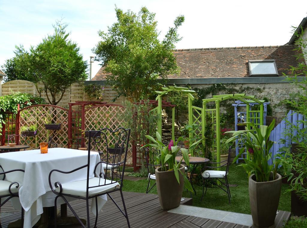 L'Hotel Le Cheval Noir Moret-sur-Loing Zewnętrze zdjęcie
