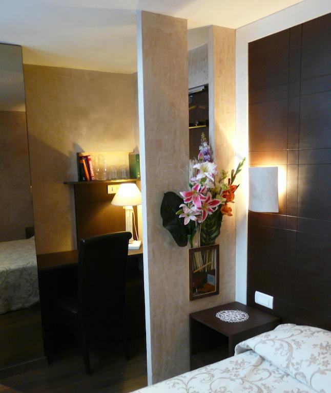 L'Hotel Le Cheval Noir Moret-sur-Loing Pokój zdjęcie